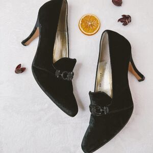 Salvatore Ferragamo Vtg Heels Black Velvet Pumps Victorian Crystals 7.5 B Witchy